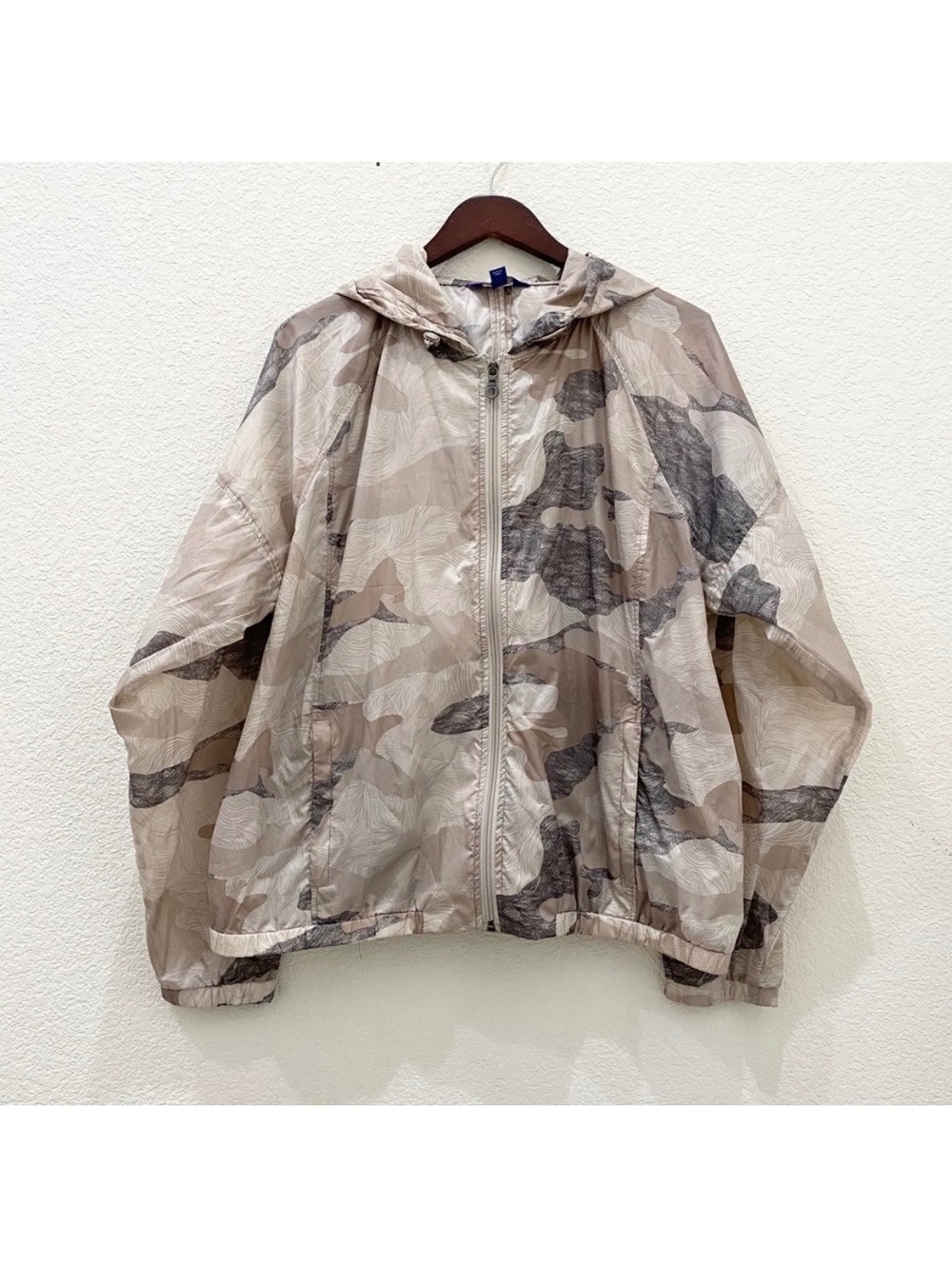 Joy Lab Women's Lightweight Camouflage Hooded Windbreaker Jacket, Size L